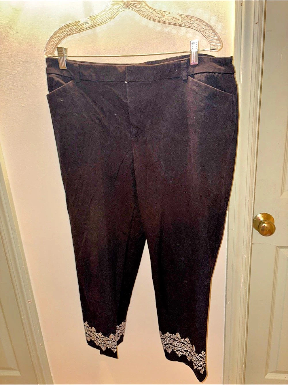 Charter Club Newport Slim Crop Black Pant. Size 16